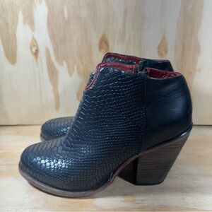 Freebird Detroit Snakeskin Ankle Boots Women’s Size 9